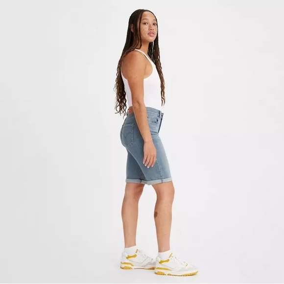 Levi’s Bermuda Jean Shorts Size 30 Rolled Cuff Medium Wash Denim - Picture 2 of 10